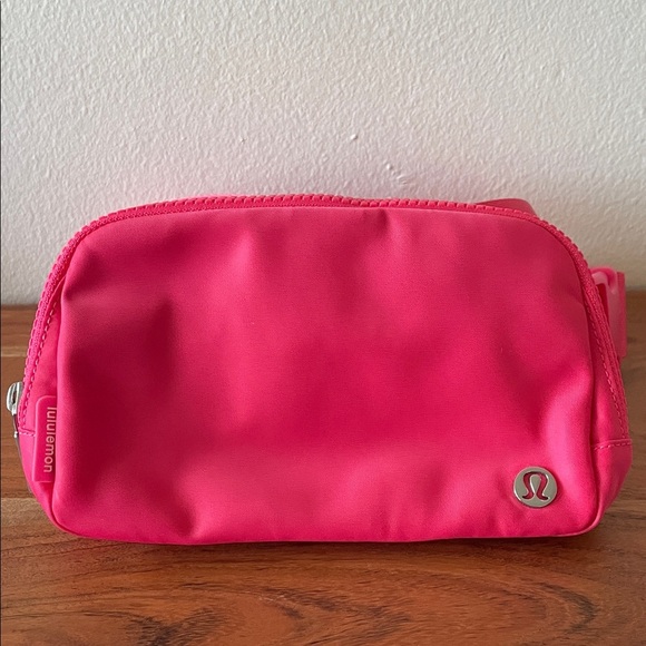 Lululemon Athletica Hot Pink Belt Bag - Picture 1 of 7